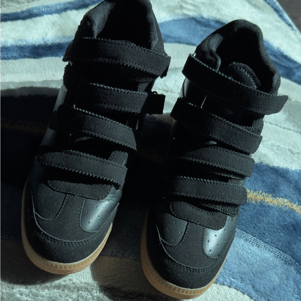 Isabel Marant Like Shoes With Velcro Straps